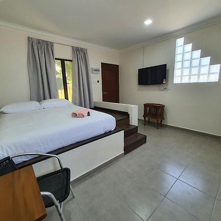 Villa Temila Pasir Puteh Ngoại thất bức ảnh
