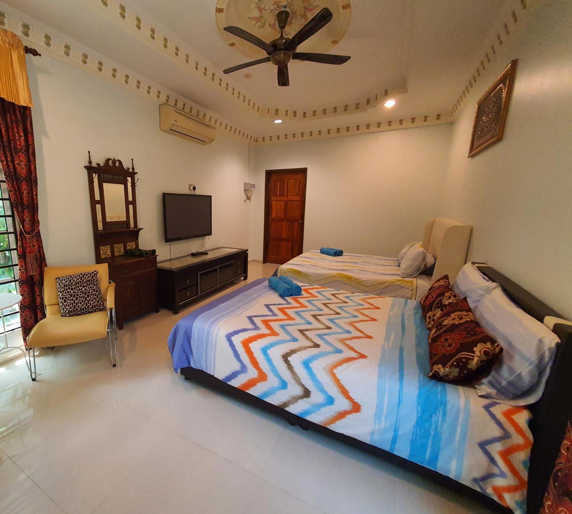 Villa Temila Pasir Puteh Ngoại thất bức ảnh